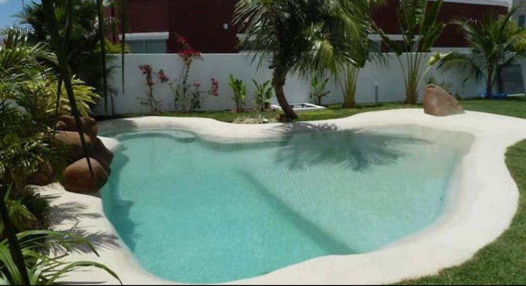 Sistema de filtrado natural Bio Pool instalado en Denia, garantizando agua cristalina sin químicos